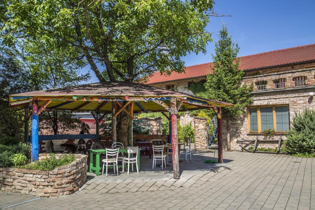 Hotel Kurdejov - Bed And Breakfast Exterior photo