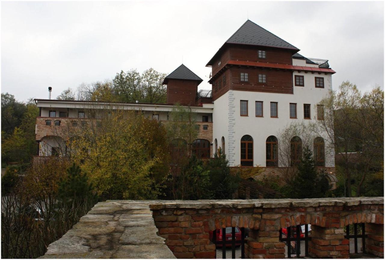 Hotel Kurdejov - Bed And Breakfast Exterior photo