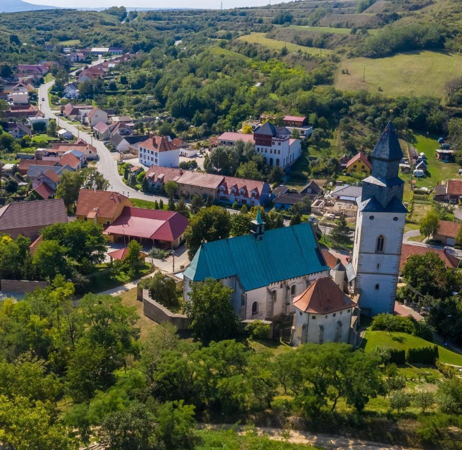 Hotel Kurdejov - Bed And Breakfast Exterior photo