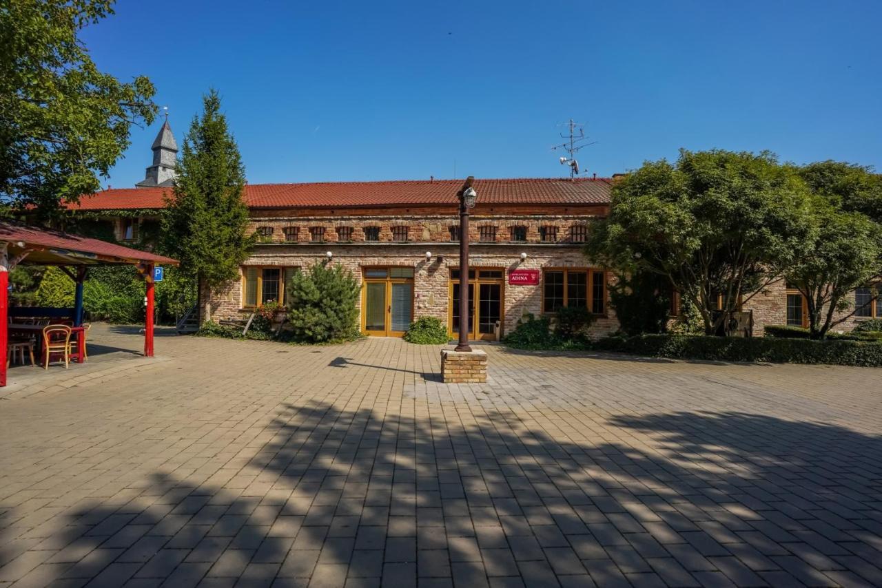 Hotel Kurdejov - Bed And Breakfast Exterior photo